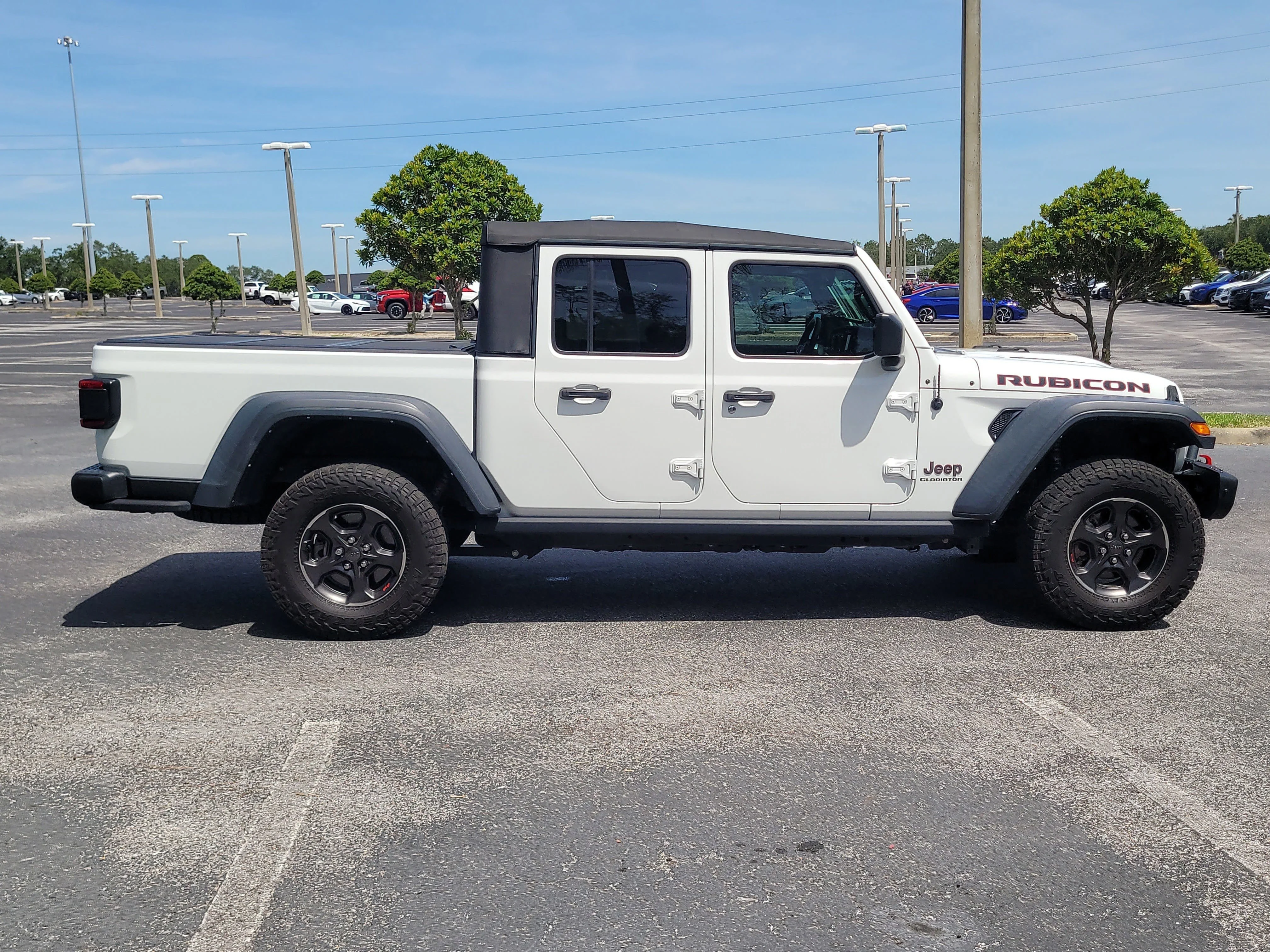Used 2022 Bright White Clearcoat Jeep Rubicon image 7