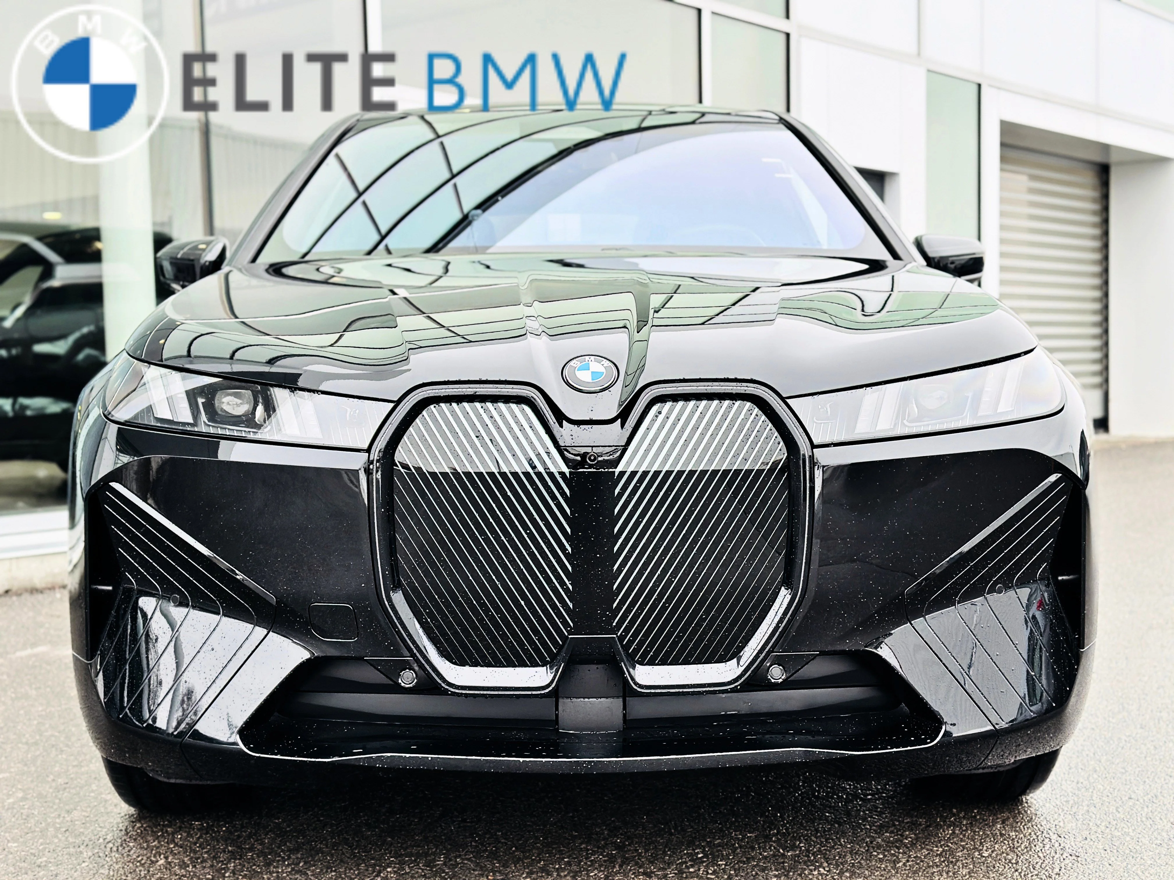 Used 2026 BLACK SAPPHIRE METALLIC BMW XDRIVE60 image 31