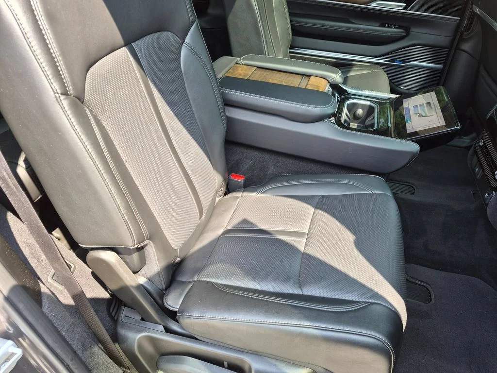Used 2022 Gray Jeep Series I image 32