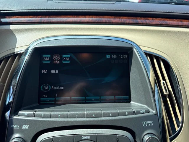 Used 2011 White Buick CXS image 19