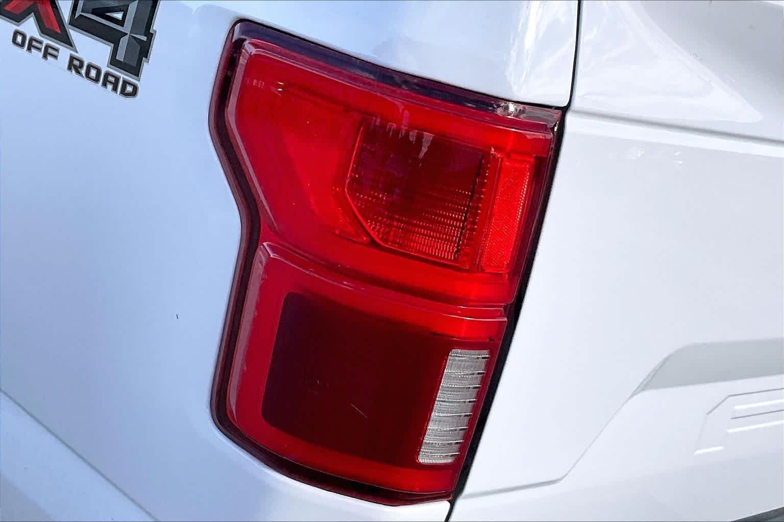 Used 2019 Oxford White Ford LARIAT image 29