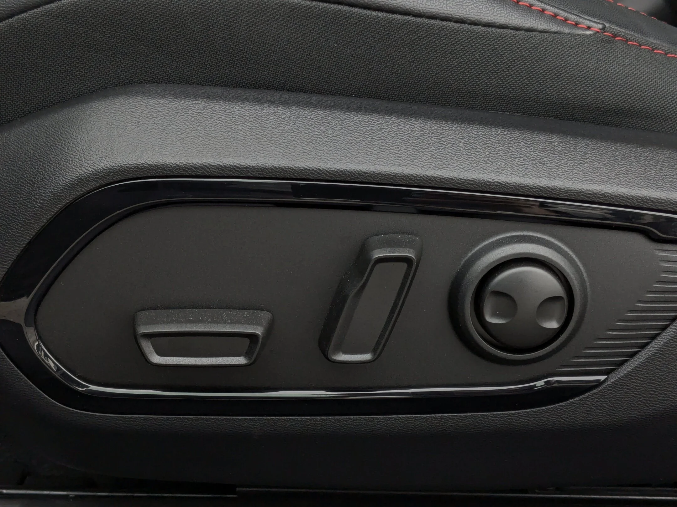New 2026 Black Dodge Scat Pack Plus - - Blacktop Pkg - Full Glass Roof - Alpine Premium Audio - Head-Up Display & More! image 15