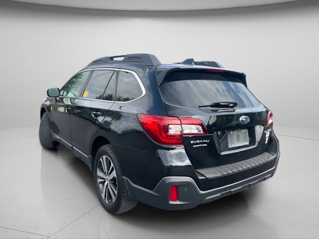 Used 2018 Crystal Black Silica Subaru 2.5i image 12