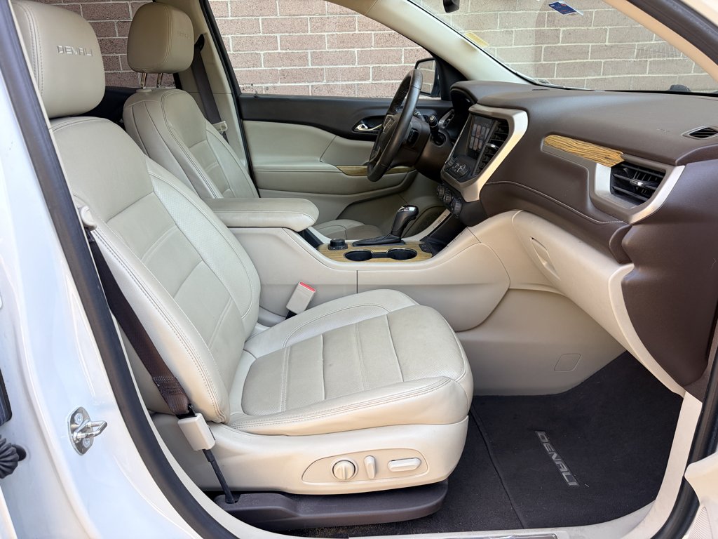 Used 2017 White Frost Tricoat GMC Denali image 19