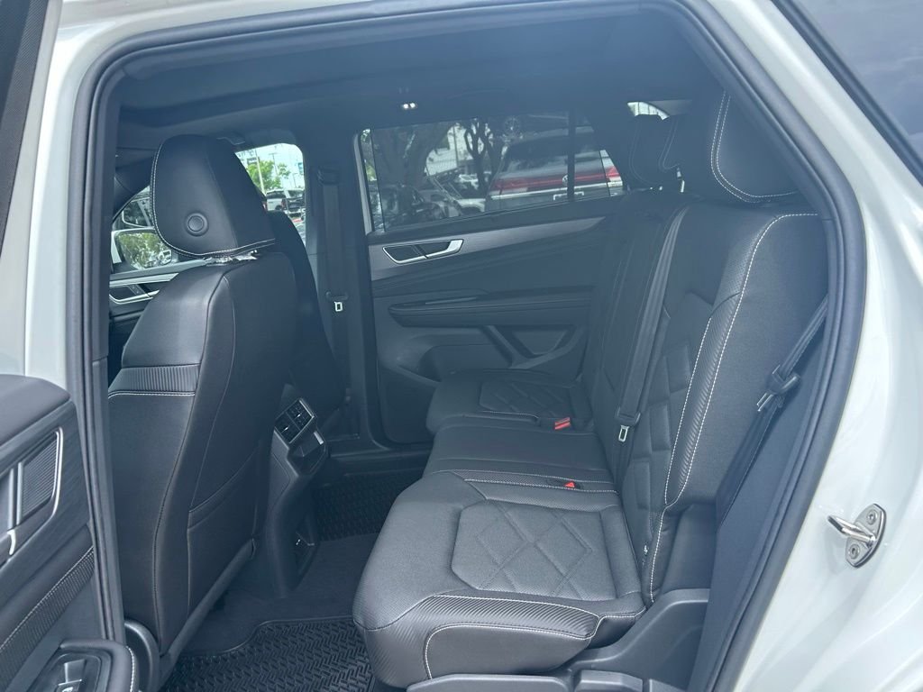 New 2026 White/off-white Volkswagen 2.0T SE w/Technology image 50