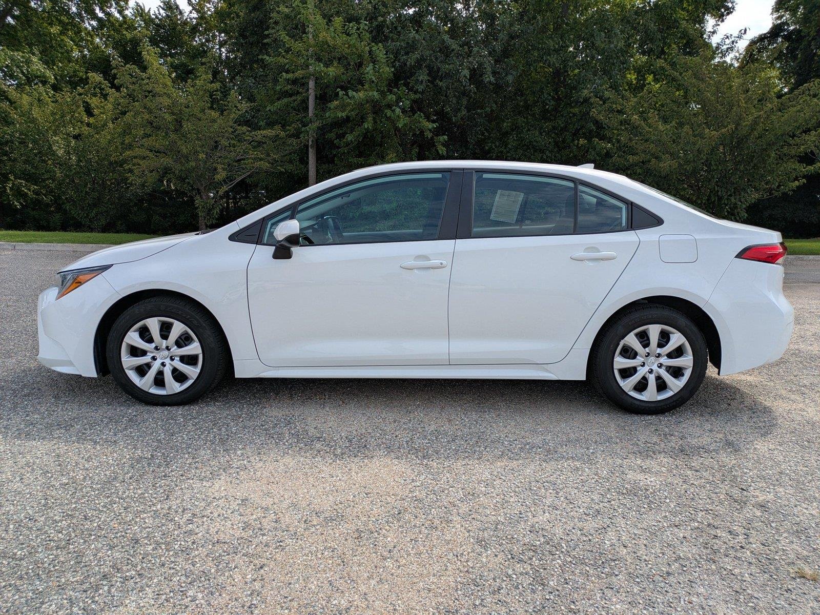 Used 2024  Toyota LE image 7