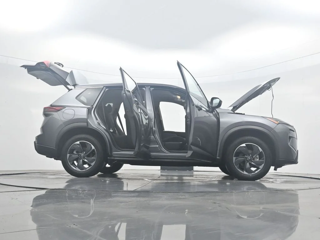Used 2025 Gray Nissan SV image 43