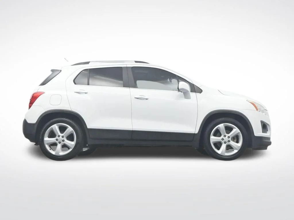 Used 2016 Summit White Chevrolet LTZ image 40