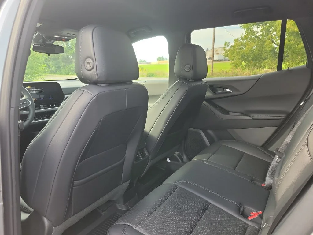New 2027 Sterling Gray Metallic Chevrolet LT image 28