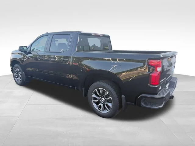 Used 2021 BLACK Chevrolet RST image 3