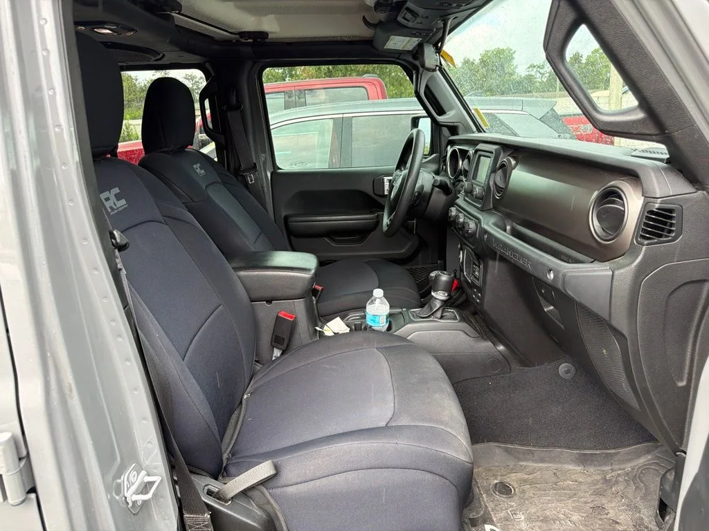 Used 2018 Gray Jeep Unlimited Sport image 6