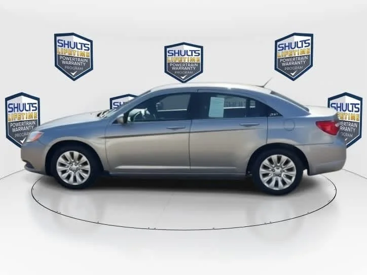 Used 2014 Billet Silver Metallic Clearcoat Chrysler LX image 7
