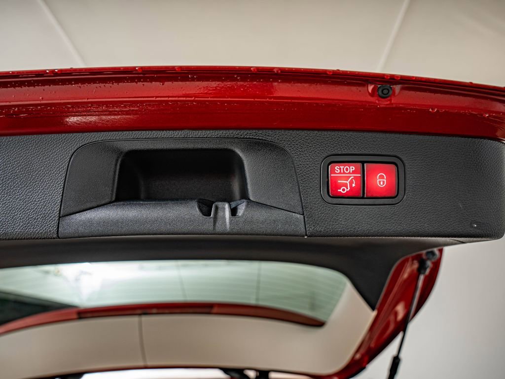 Used 2022 Manufaktur Cardinal Red Metallic Mercedes-Benz GLC 300 image 38
