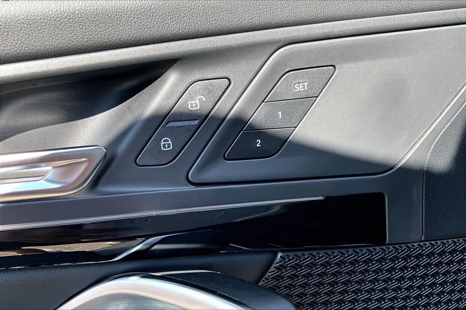 New 2026 Black Sapphire Metallic BMW xDrive28i image 18