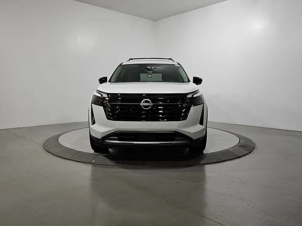 New 2026 Everest White Pearl TriCoat Nissan Platinum image 8
