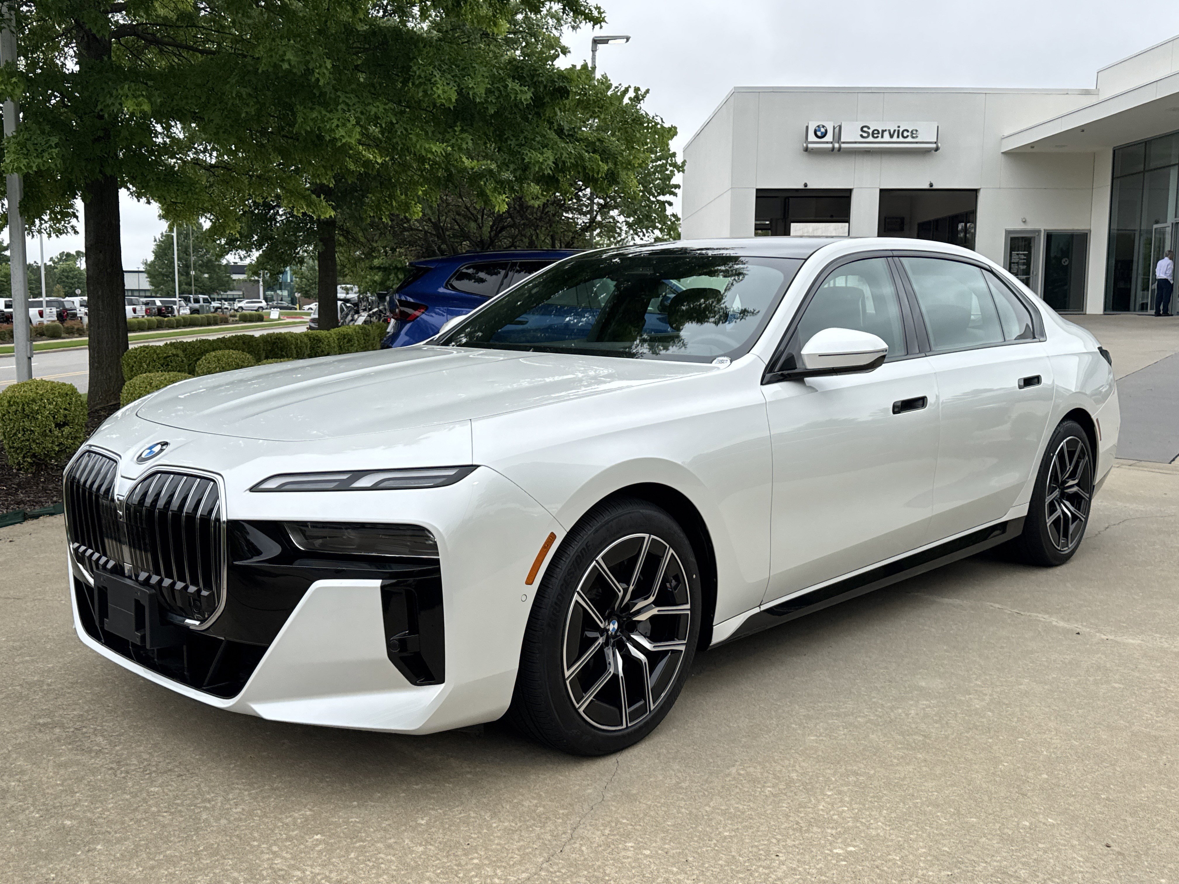 2025 BMW 7 Series 740i xDrive Sedan's photo