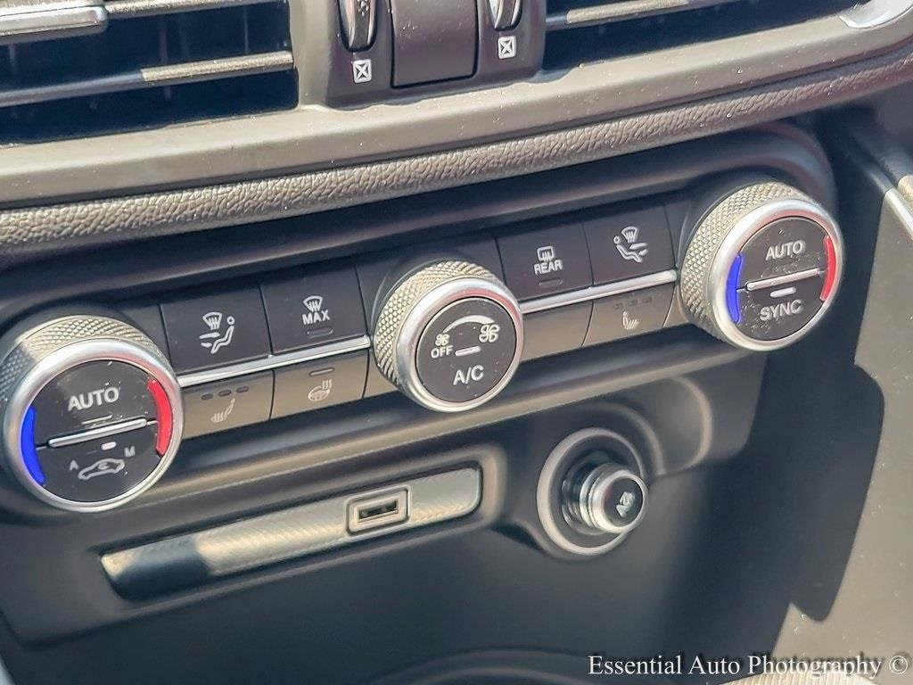 2025 ALFA ROMEO GIULIA (952) - Image 15