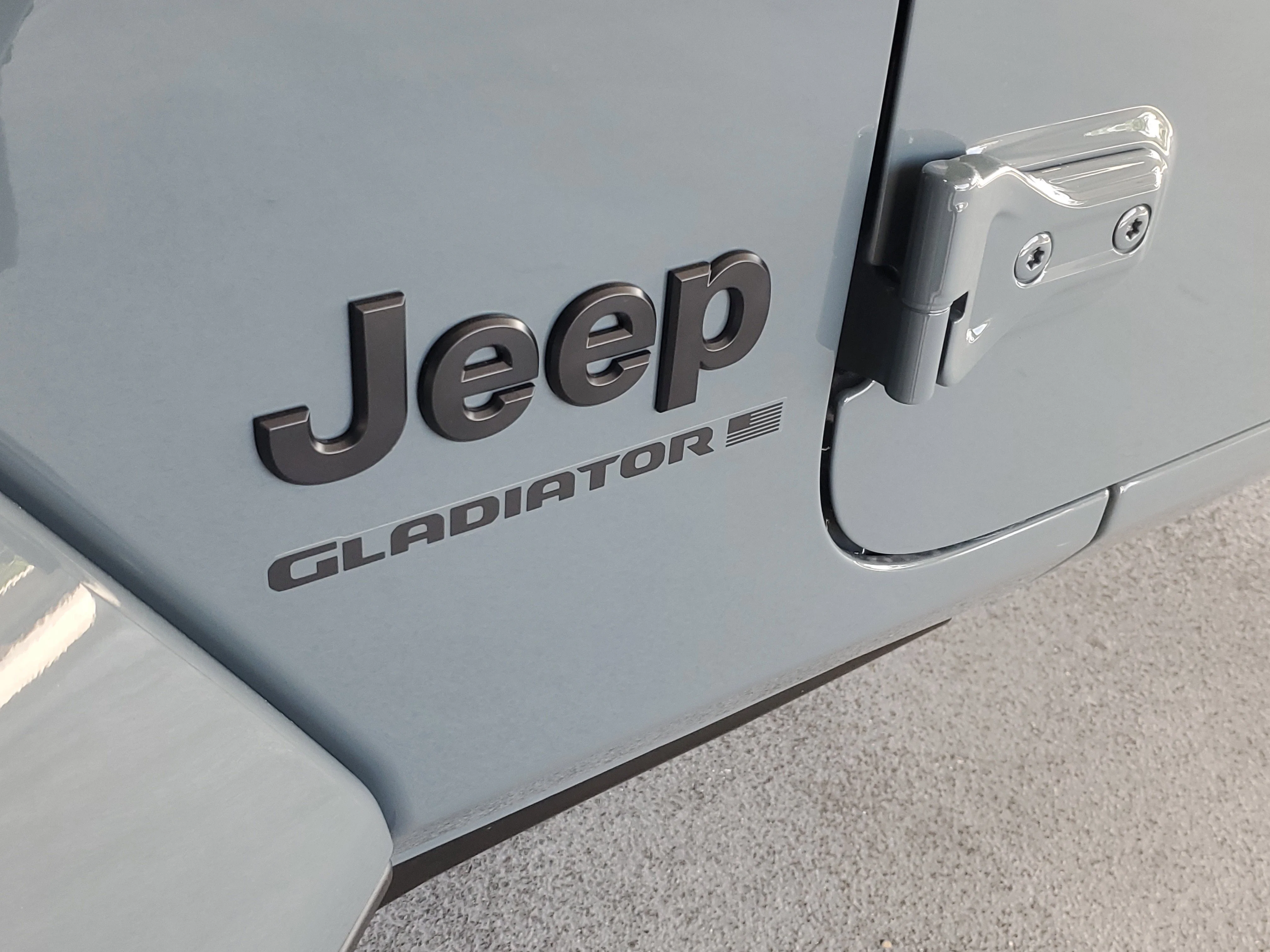 New 2026 Anvil Clear-Coat Exterior Paint Jeep Sport S image 5