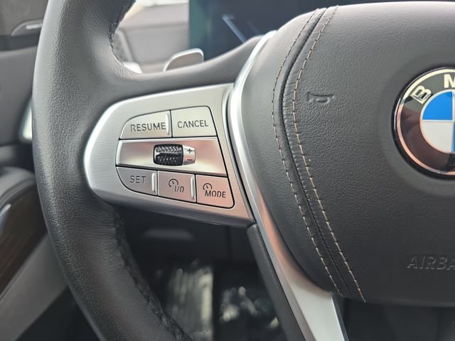 Used 2025 Green BMW xDrive40i image 21