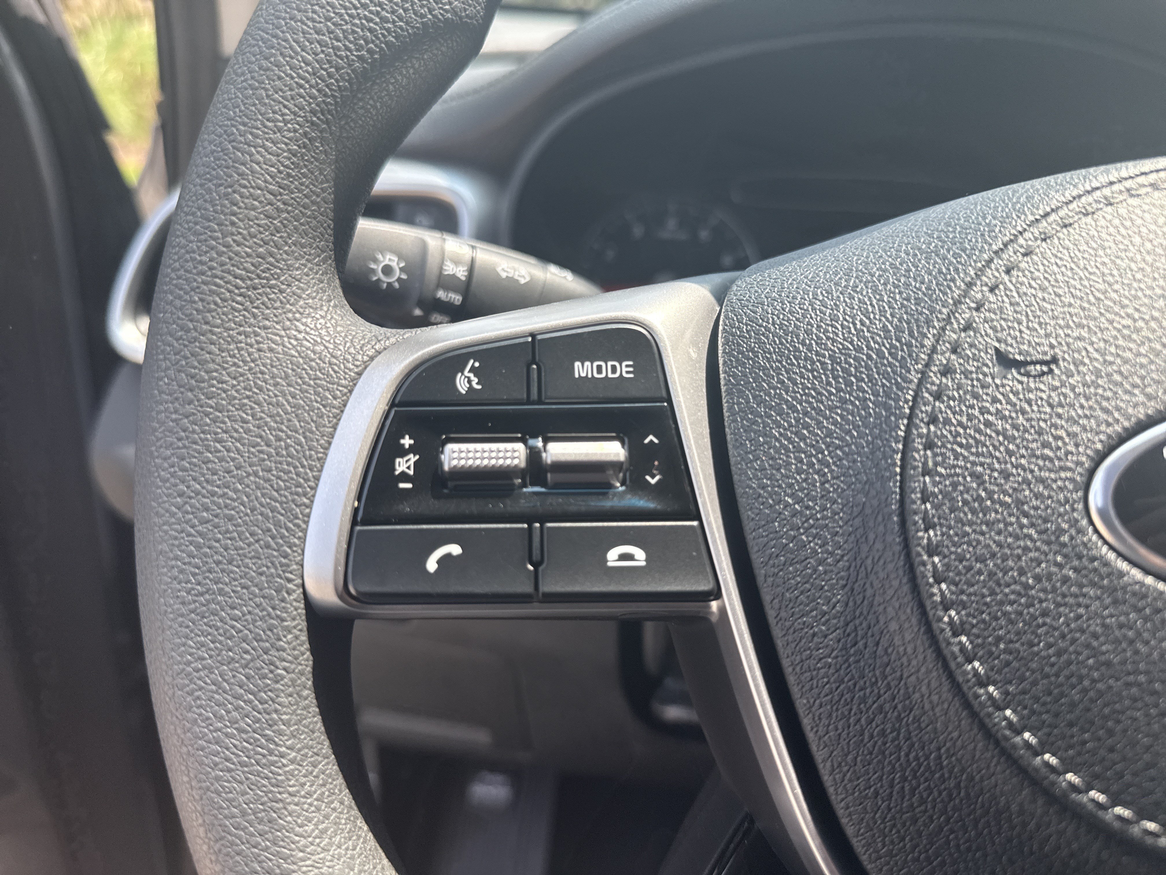Used 2020 Everlasting Silver Kia LX image 24