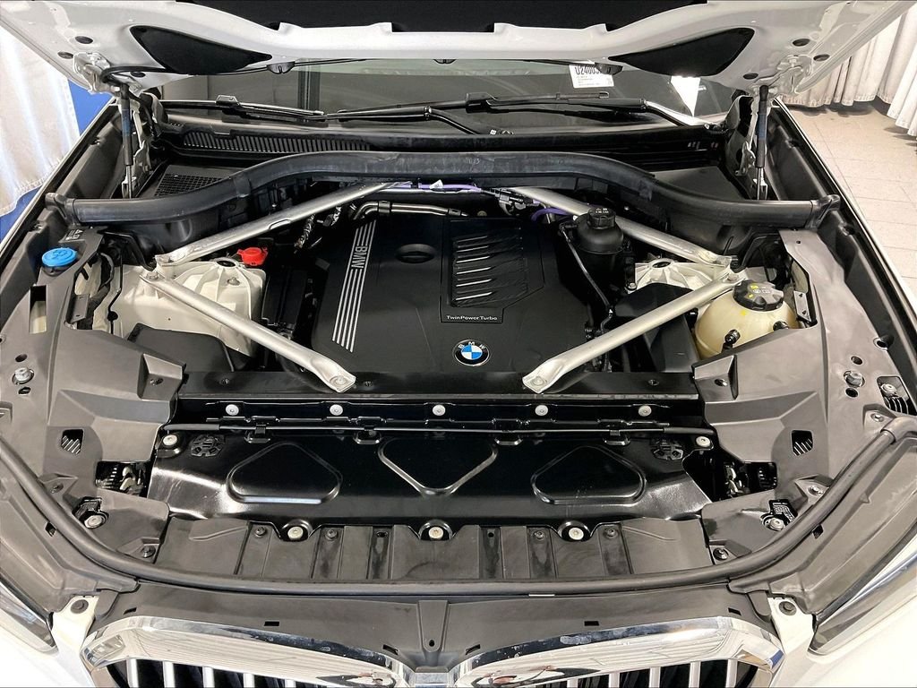 Used 2023 White BMW xDrive40i image 31
