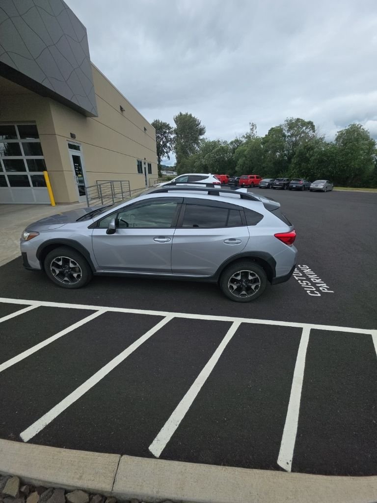 Used 2020 Ice Silver Metallic Subaru Premium image 8