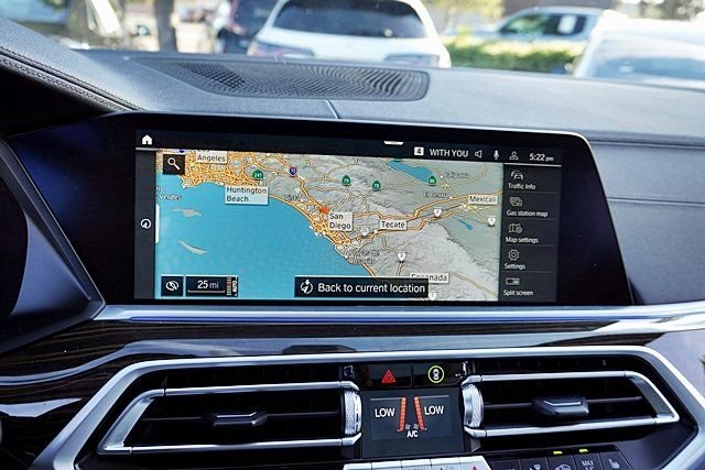 Used 2023 Gray BMW xDrive40i image 27