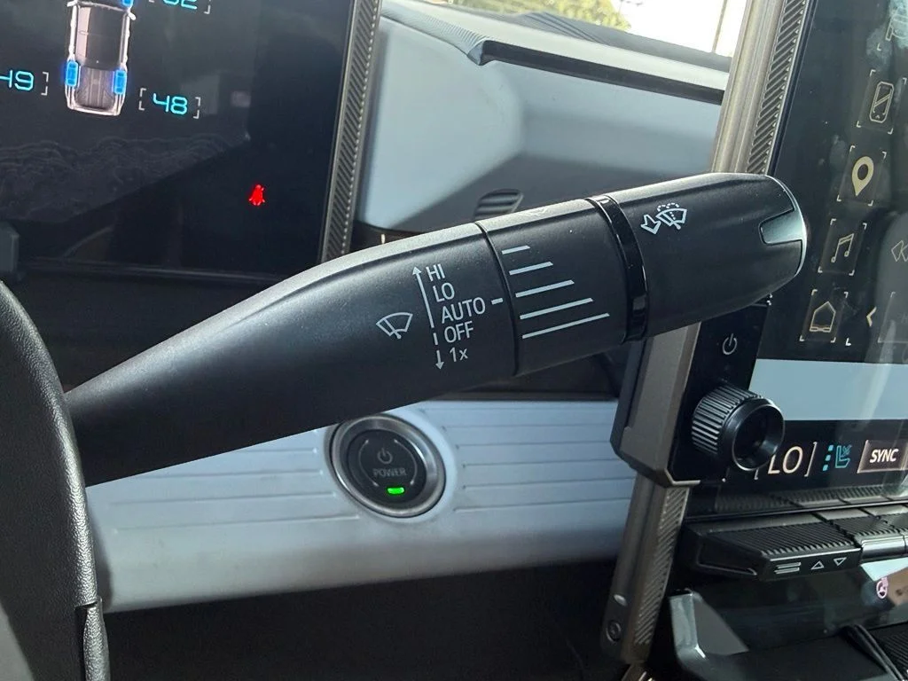 Used 2025 Black GMC 2X image 18