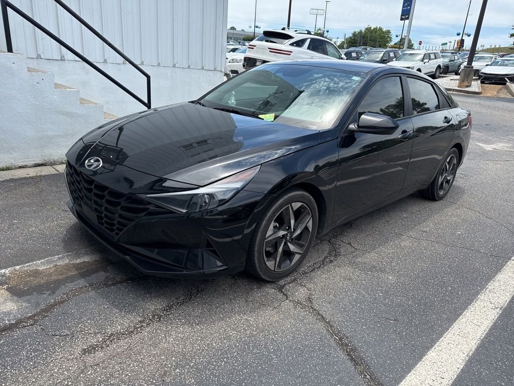 2023 Hyundai Elantra 2.0 SEL IVT's photo