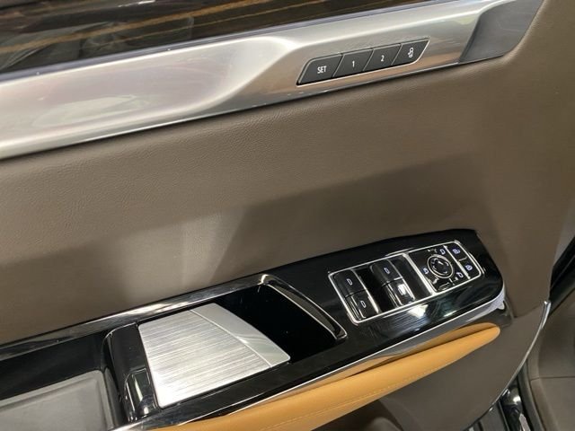 Used 2025  Cadillac Premium Luxury image 27