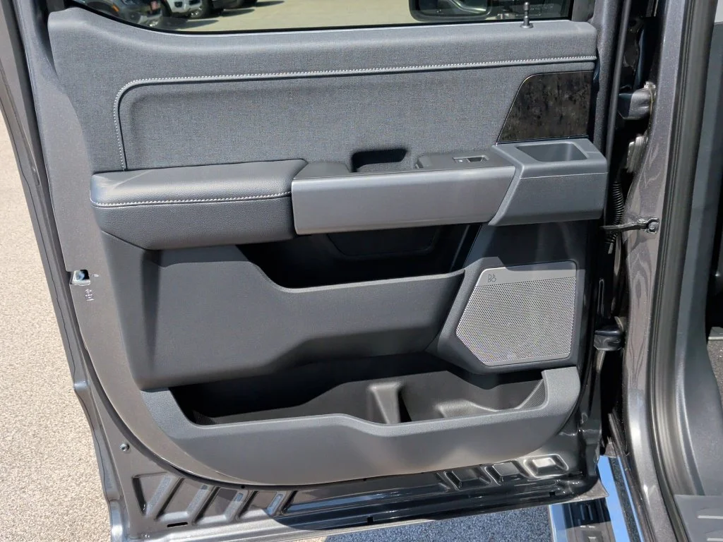 New 2027 Carbonized Gray Metallic Ford F-250® Lariat® image 36