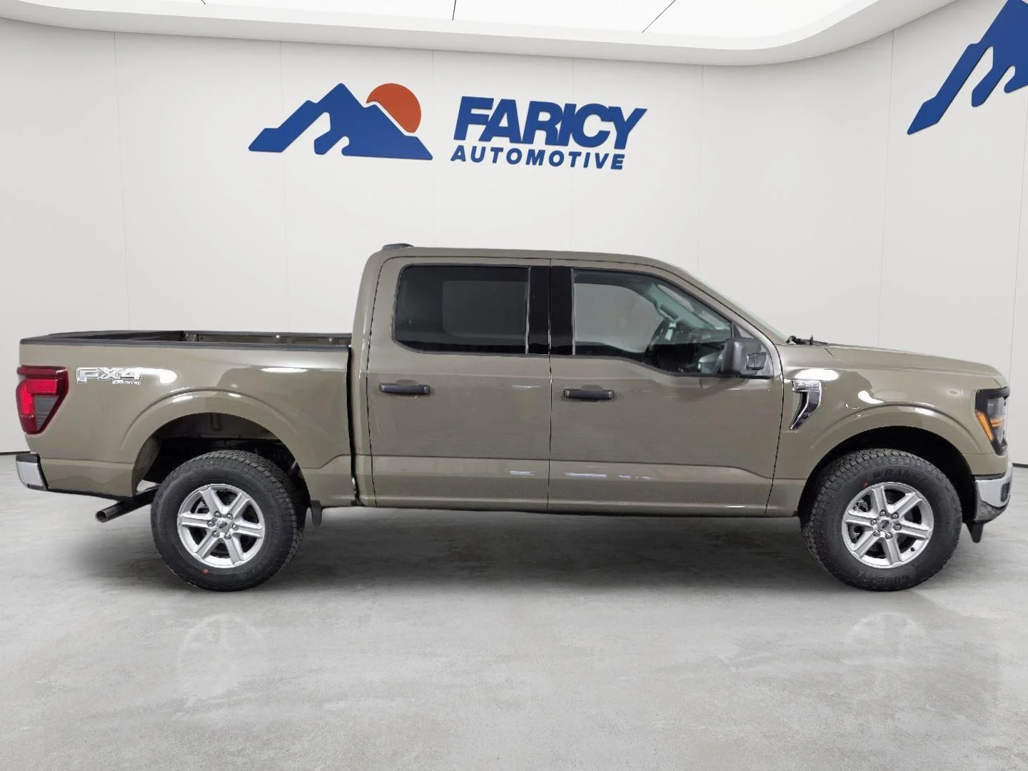Used 2026 Marsh Gray Ford XLT image 9