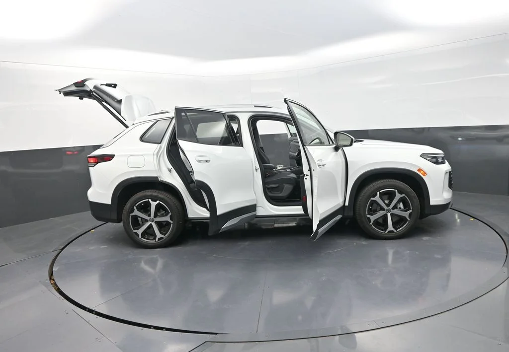 2026 Volkswagen Tiguan SE - Photo 37