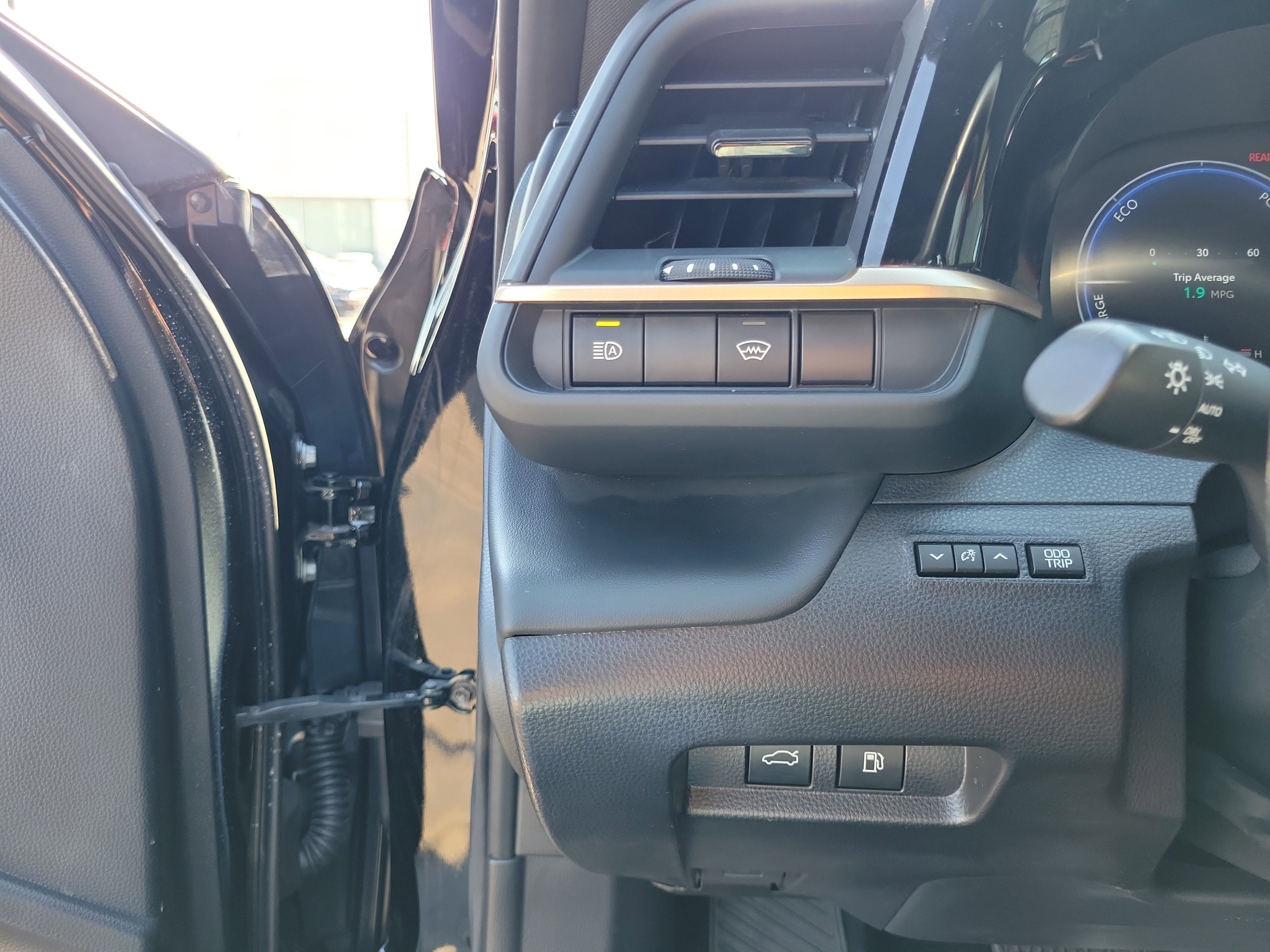 2025 Toyota Crown XLE - Photo 20
