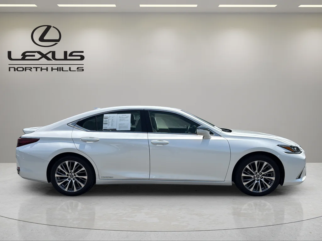 Certified Used 2020 White Lexus 300h image 5