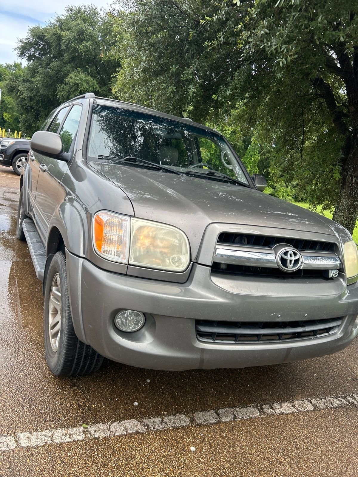 2006 Toyota Sequoia Limited's photo