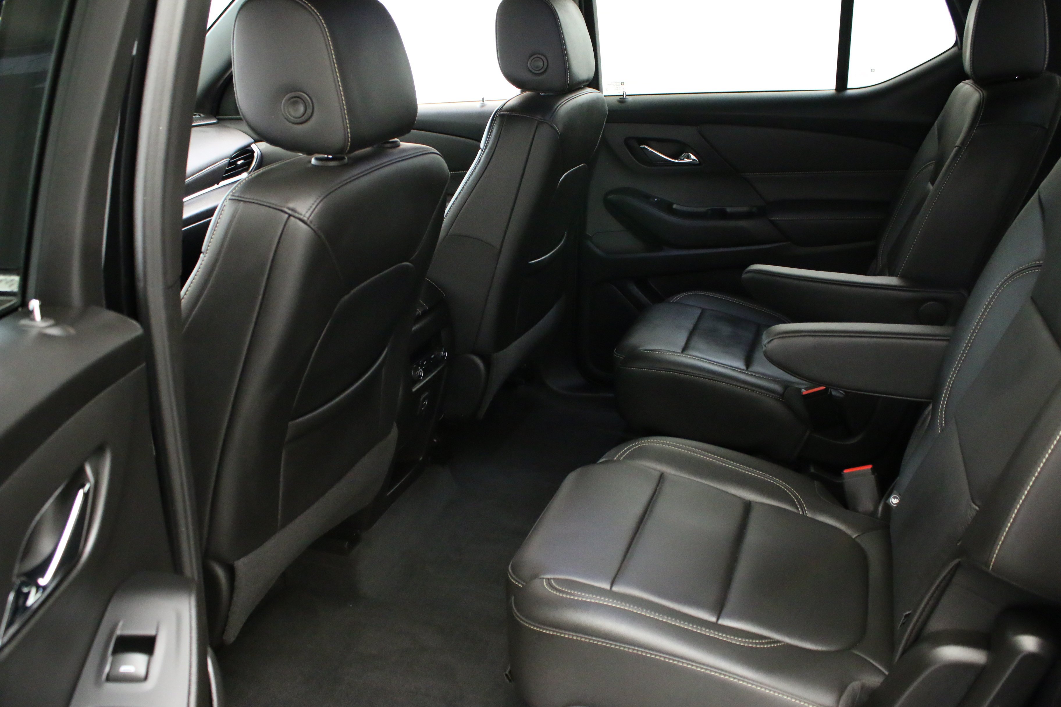 Used 2023 Mosaic Black Metallic Chevrolet LT Leather image 26
