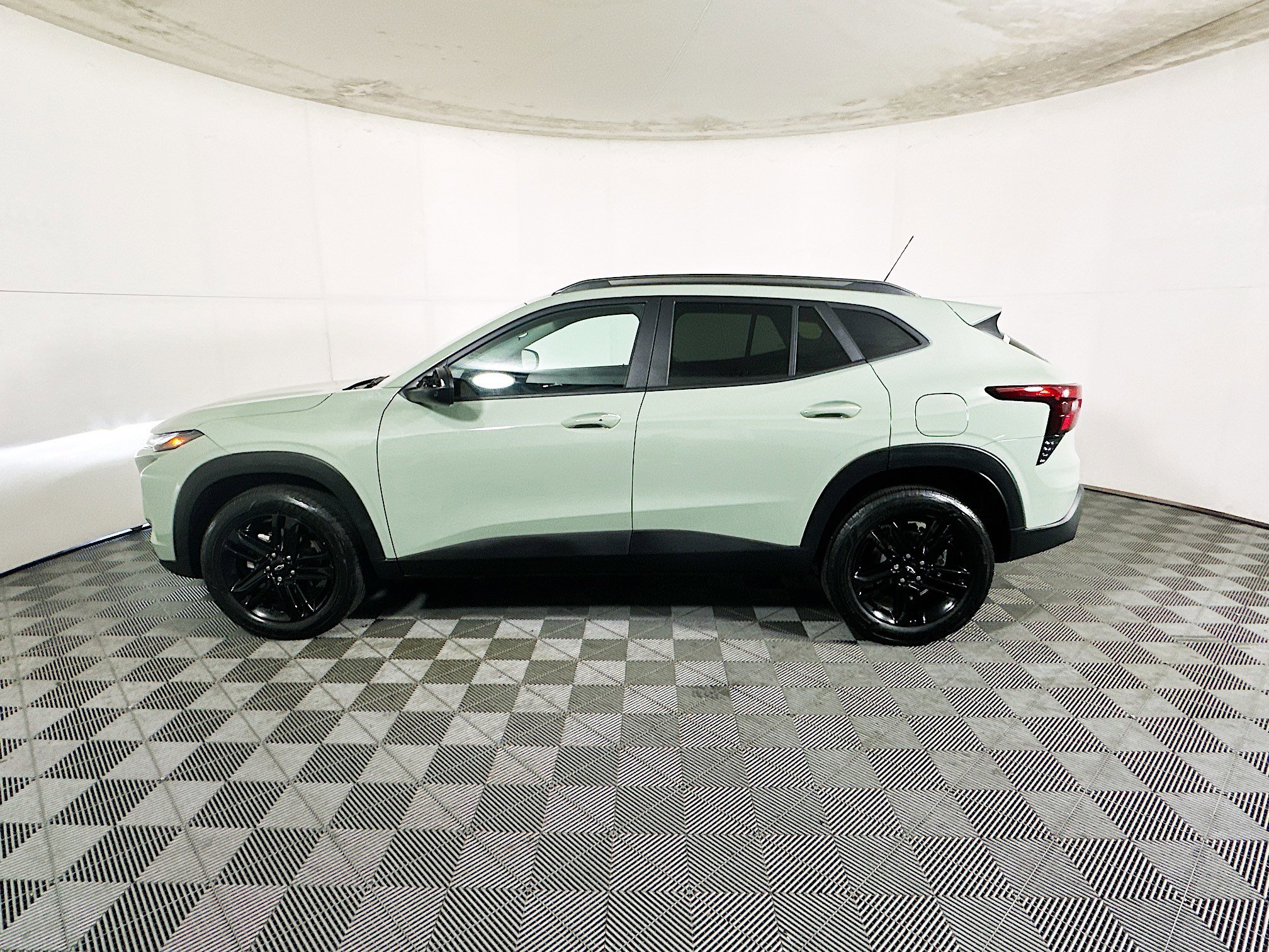 2025 Chevrolet Trax thumbnail 8