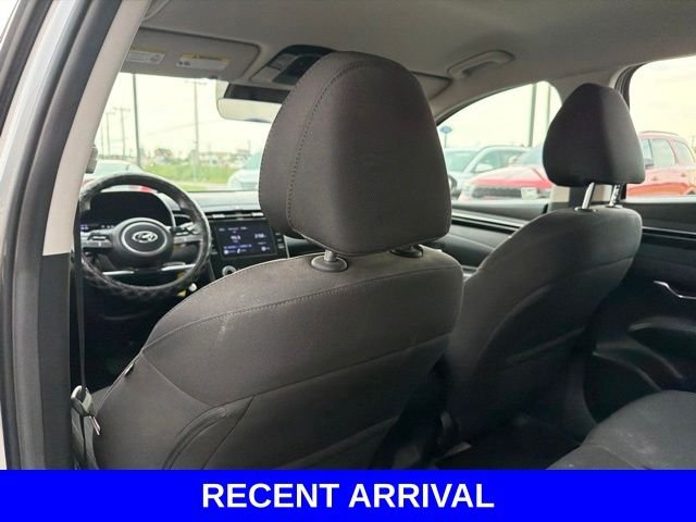 Used 2022 Silver Hyundai SE image 29
