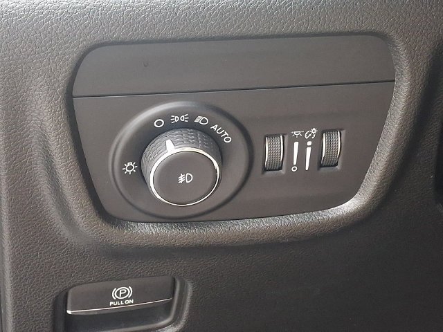 Used 2023 White Jeep Limited image 23