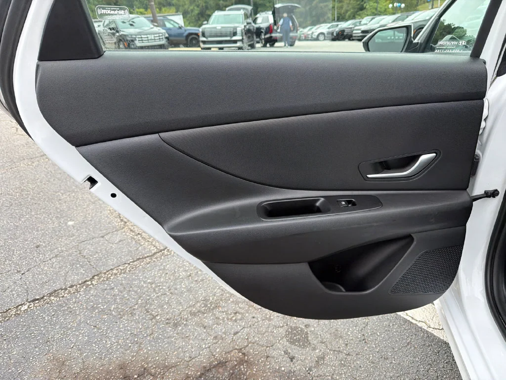 Used 2024 White Hyundai SEL image 21