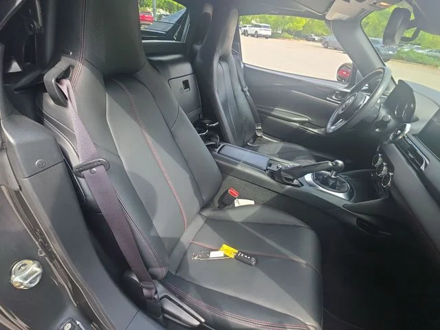 Used 2017  Mazda Grand Touring image 24