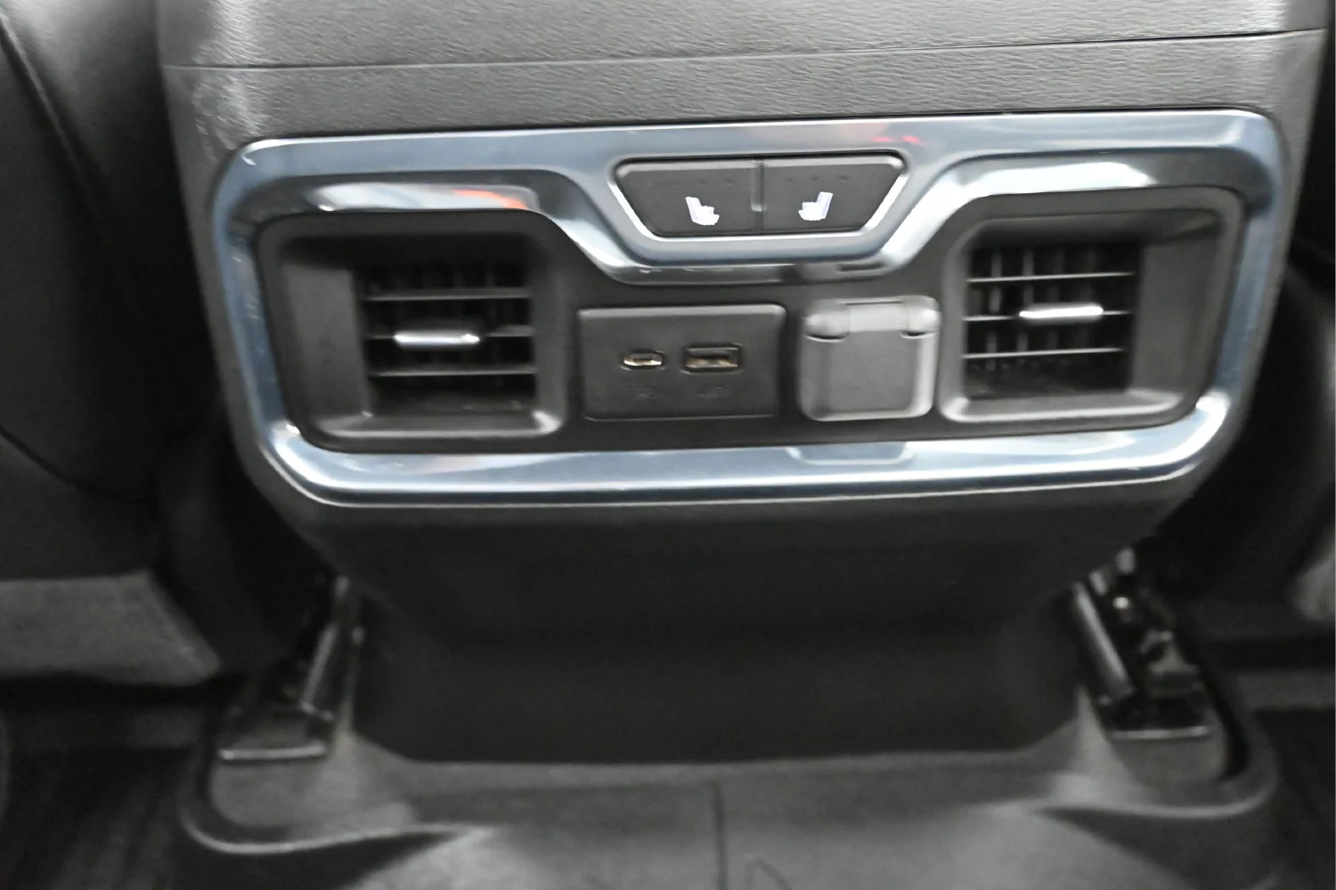 Used 2020 ONYX BLACK GMC AT4 image 24