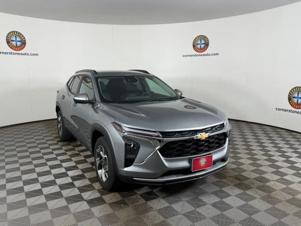 Used 2025 Gray Chevrolet LT image 19
