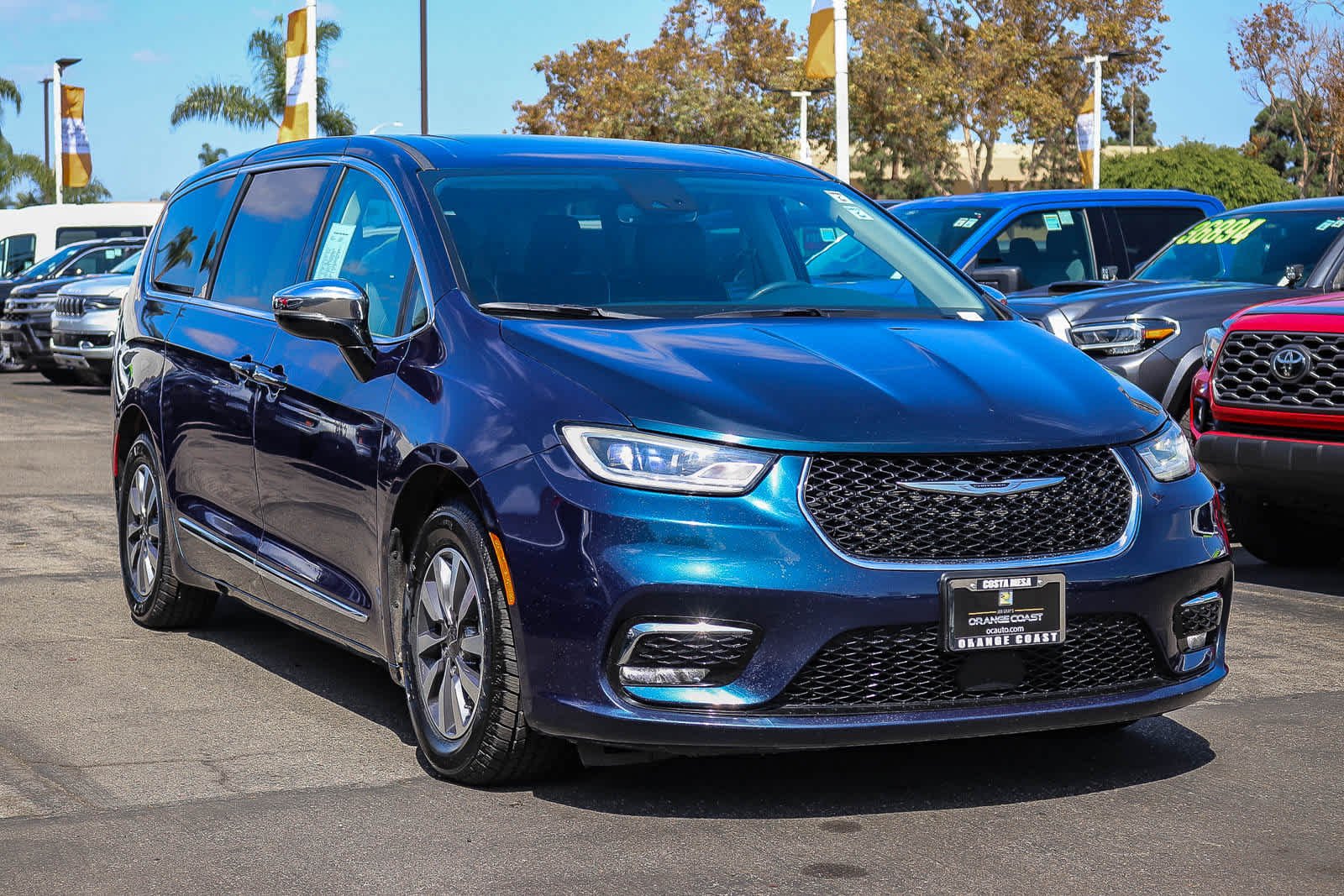Used 2023 Fathom Blue Pearlcoat Chrysler Hybrid Limited image 3