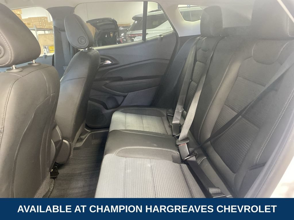 Used 2024 Summit White Chevrolet LT image 33