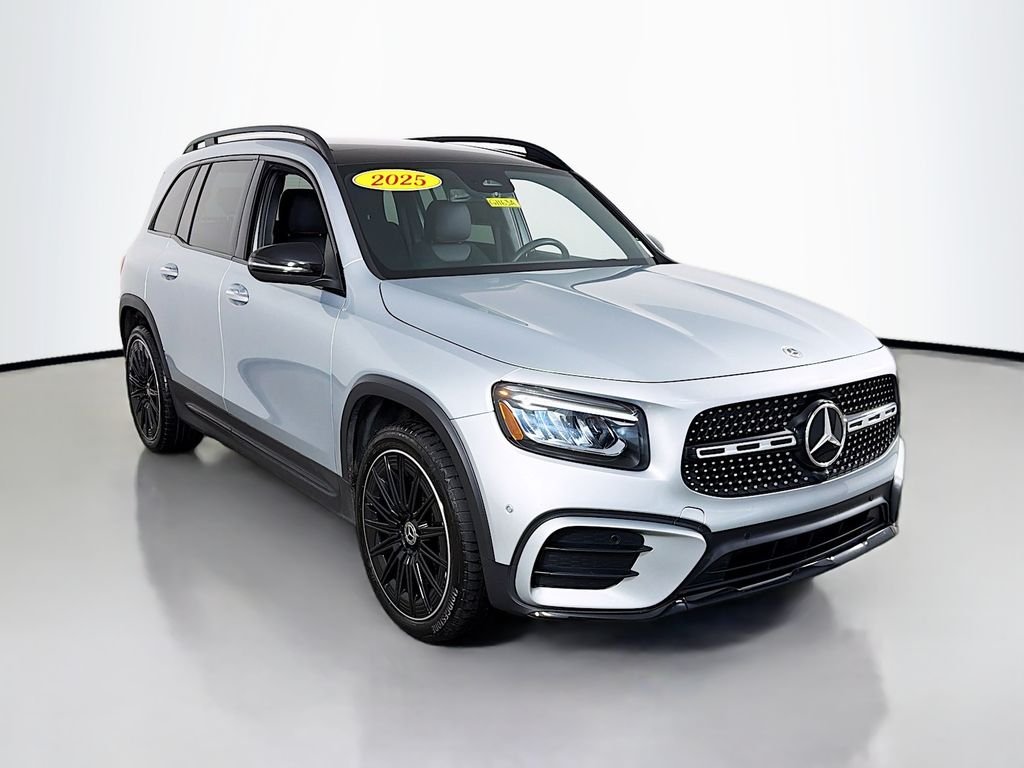 2025 Mercedes-Benz GLB GLB 250 4MATIC's photo