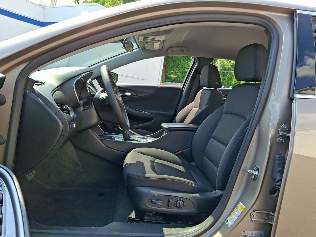Used 2024 Gray Chevrolet LT image 14