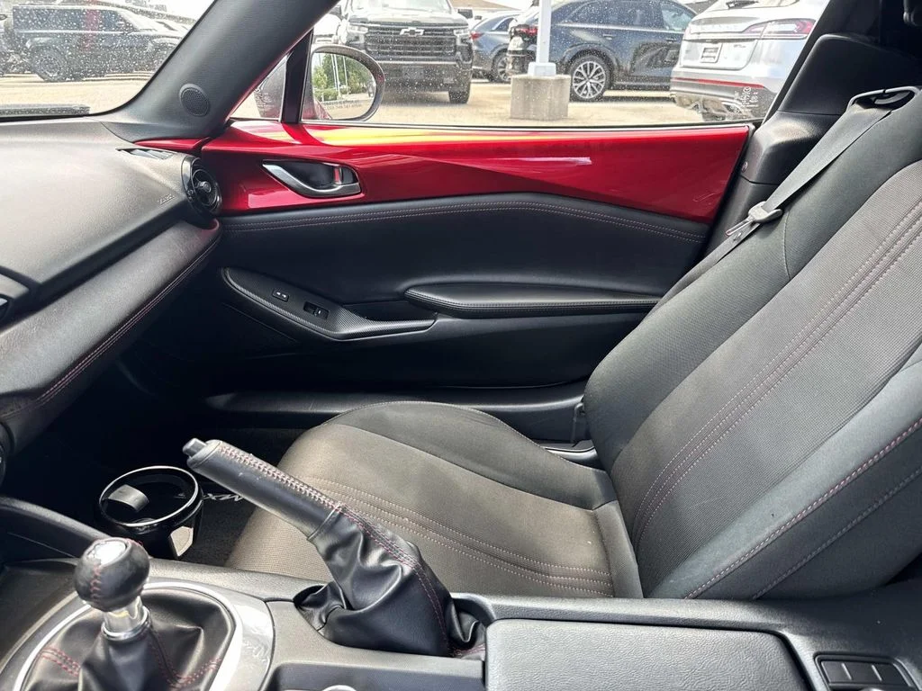 Used 2018 Red Mazda Club image 14