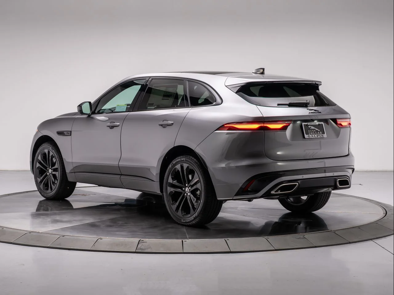 New 2025 Eiger Grey Jaguar R-Dynamic S P400 AWD Automatic image 3